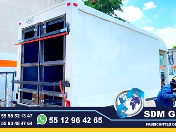 En Sdm Global Mexico Fabricacion conversion equipamiento y venta de Ambulancias de traslado en Mexico, somos fabricantes directos en Mexico. Sdm Global Mexico empresa 100% especializada en la venta fabricación conversión equipamiento de diferentes tipos de ambulancias de traslado y vehículos de emergencia, ofreciendo soluciones personalizadas para diversas necesidades en el mercado nacional.Dedicados a la fabricación de ambulancias y patrullas, ofreciendo servicios relacionados con la seguridad y emergencias, venta de unidades médicas móviles y ambulancias, además de carrocerías industriales,Somos un fabricante mexicano con más de 15 años de experiencia, especializado en la fabricación y comercialización de ambulancias y vehículos de rescate, con un enfoque en la alta calidad y el cumplimiento de normativas mexicanas.Diseñamos y equipamos ambulancias con la tecnología y los materiales necesarios para asegurar funcionalidad y seguridad, cumpliendo con las normativas mexicanas.En Sdm Global Mexico nos dedicamos a la Fabricacion conversion equipamiento y venta de Unidades Moviles Medicas Especiales en Mexico somos fabricantes directos en Mexico.