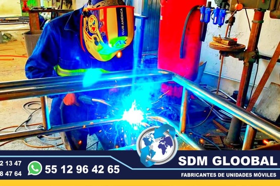 Fabricantes, Conversion, Equipamiento yVenta de Patrullas Pick Up, Fabricantes de Equipo y Accesorios Metalicos, Equipo Comunicacion, Luces auxiliares El equipamiento Pick-up es uno de los mas completos para patrulla, ya que cuenta con una gran variedad de accesorios metálicos, así como accesorios visual acústico. En cuestión de accesorios metálicos contamos con Tumbaburros, Roll Bar de 3 Arcos Tipo Com­­ando, Banca central con respaldo, Defensa Trasera Tipo Escalón. En la parte de accesorios visual acústico cuenta con Torreta, Sirena y Bocina, adicional mente se le puede agregar un Kit de Estrobos en faros Marca WHELEN, FEDERAL SIGNAL, EPCOM, somos fabricantes de patrullas.Somos una Empresa Mexicana líder en el Mercado con años de experiencia, especialistas en el Equipamiento de Patrullas Equipadas Cajas y Remolques Unidades Moviles Especiales de Seguridad, Rescate, Salvamento, Salud, Comunicacion, Higine, etc.,Somos fabribricantes directos, distribuidores en todo Mexico, comunicate y te atenderemos personalmente. contamos con las mejores marcas en el mecado
