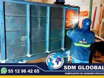 En Sdm Global Mexico Fabricacion conversion equipamiento y venta de Ambulancias de traslado en Mexico, somos fabricantes directos en Mexico. Sdm Global Mexico empresa 100% especializada en la venta fabricación conversión equipamiento de diferentes tipos de ambulancias de traslado y vehículos de emergencia, ofreciendo soluciones personalizadas para diversas necesidades en el mercado nacional.Dedicados a la fabricación de ambulancias y patrullas, ofreciendo servicios relacionados con la seguridad y emergencias, venta de unidades médicas móviles y ambulancias, además de carrocerías industriales,Somos un fabricante mexicano con más de 15 años de experiencia, especializado en la fabricación y comercialización de ambulancias y vehículos de rescate, con un enfoque en la alta calidad y el cumplimiento de normativas mexicanas.Diseñamos y equipamos ambulancias con la tecnología y los materiales necesarios para asegurar funcionalidad y seguridad, cumpliendo con las normativas mexicanas.En Sdm Global Mexico nos dedicamos a la Fabricacion conversion equipamiento y venta de Unidades Moviles Medicas Especiales en Mexico somos fabricantes directos en Mexico.